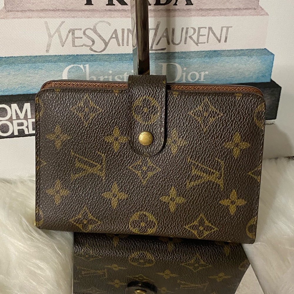 Authentic Louis Vuitton vintage Wallet compact